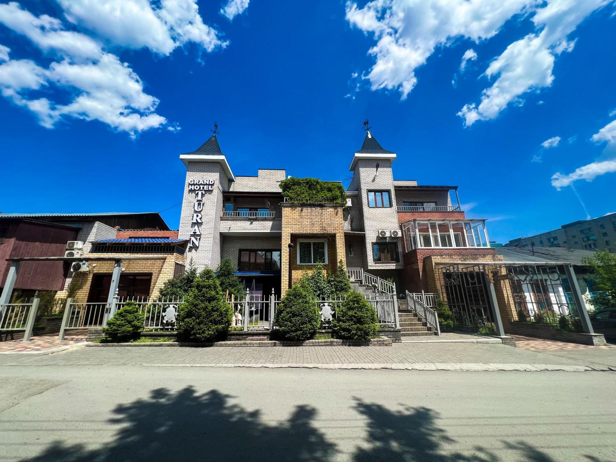 Turan Semey Grand Hotel Exteriör bild